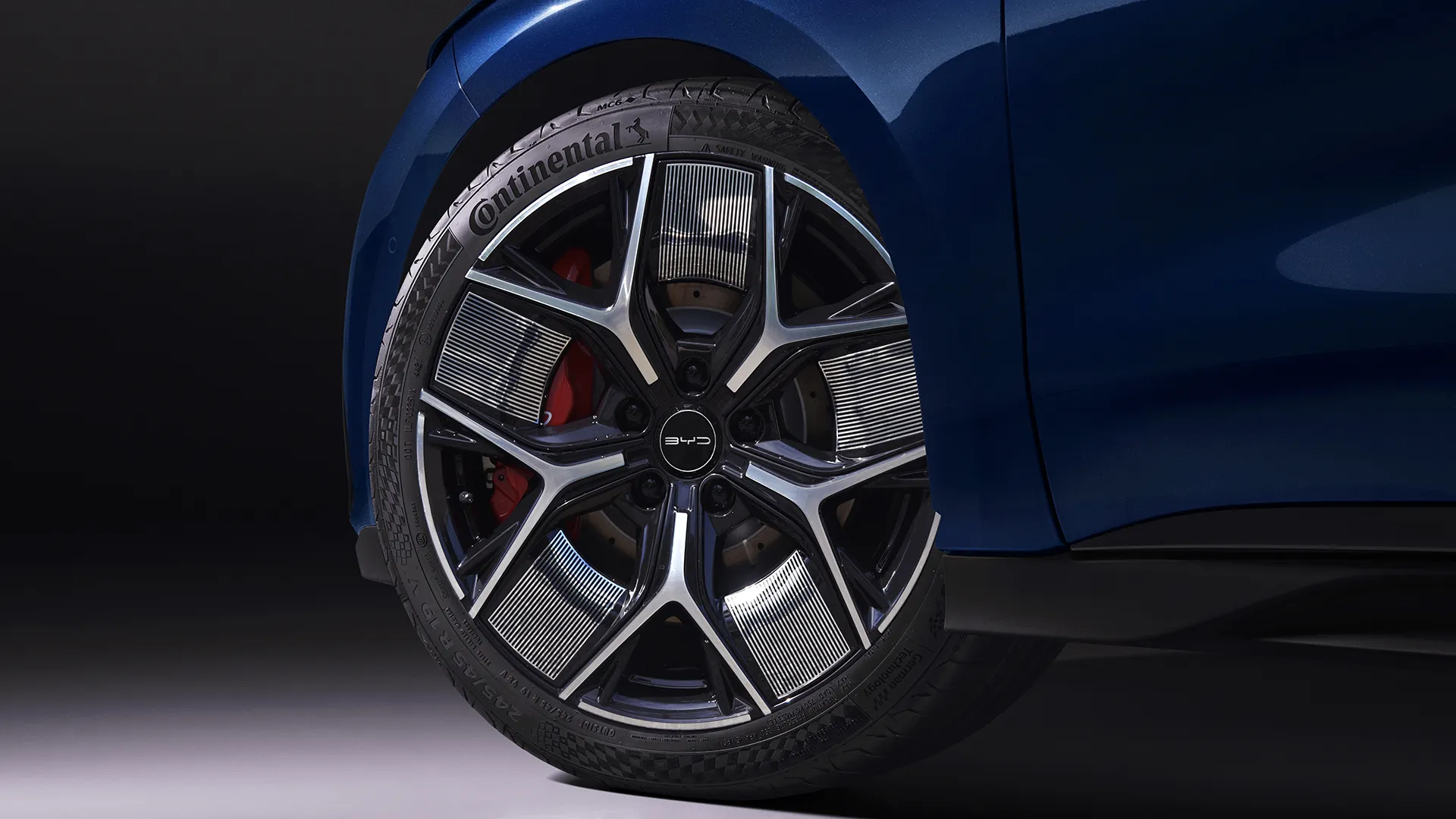 BYD HAN EV toàn cảnh - sedan điện với công nghệ Blade Battery