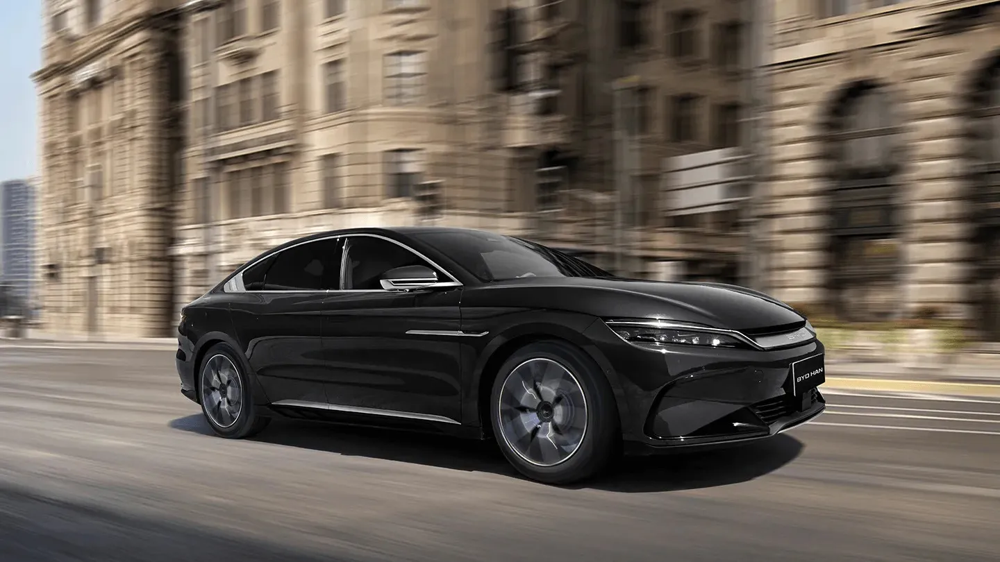 BYD HAN EV chi tiết ngoại thất - công nghệ và thiết kế tinh tế - màu đen
